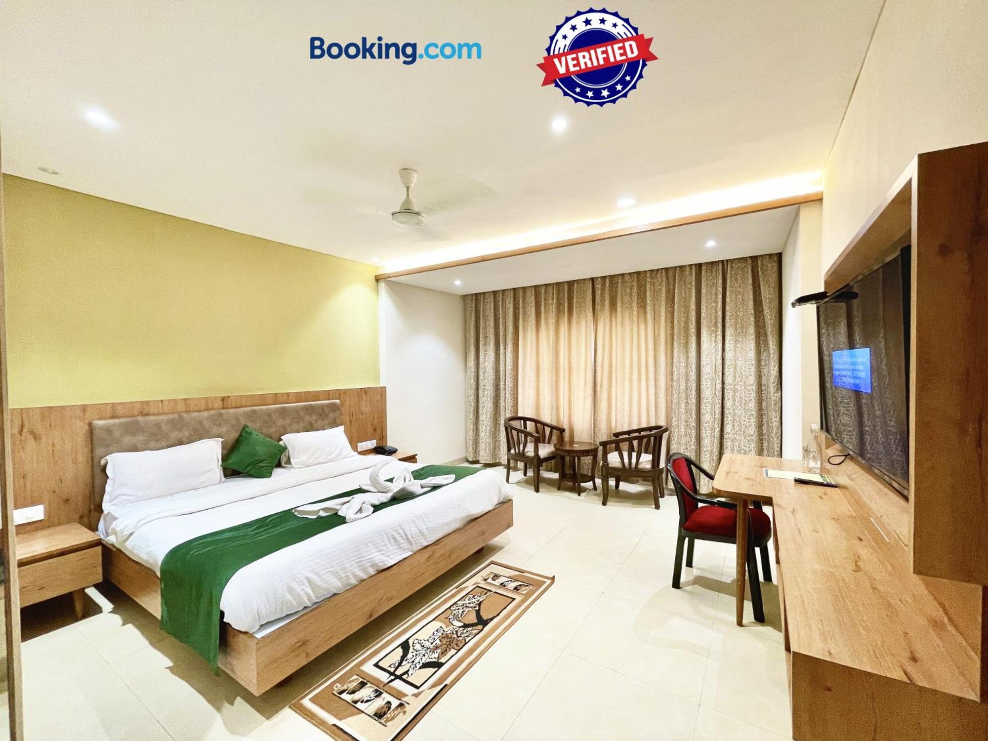 Hotel Rockbay ! Puri, Swimming Pool-Lift-And-Parking-Facility Near Sea Beach & Temple Breakfast Included Exterior foto